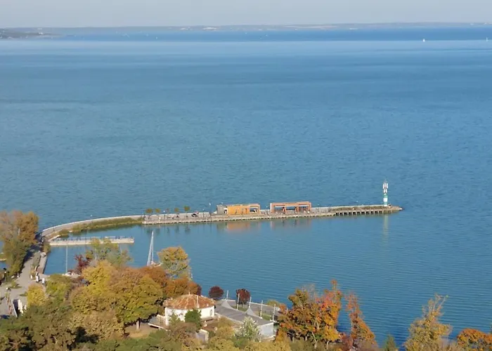 בית נופש Babamuzeum טיהאני